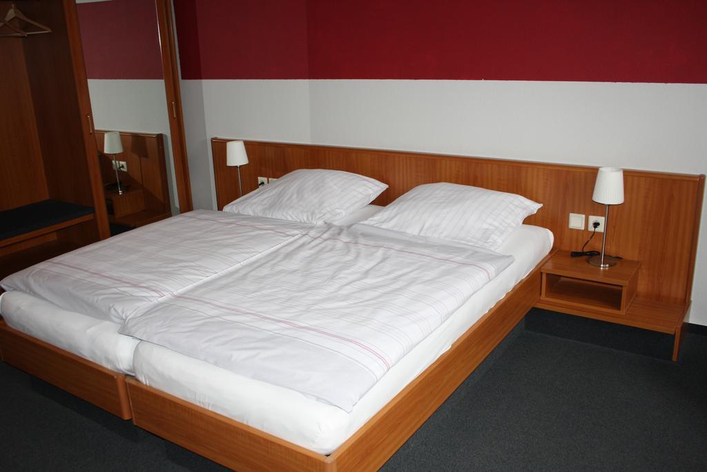 Energie17 Hotel Sarstedt Szoba fotó